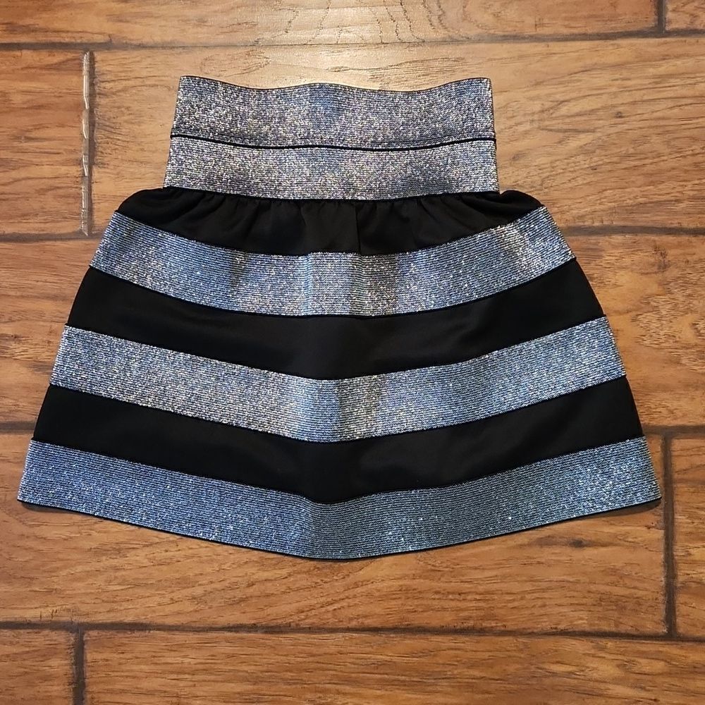 5/$15 Black and silver striped girls size small (7-8) skirt by i.n girl.
